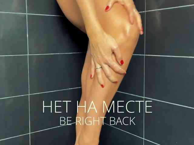 M-A-D-O-N-N-A webcam