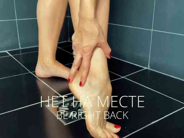 M-A-D-O-N-N-A webcam