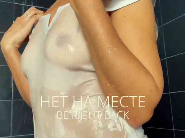 M-A-D-O-N-N-A webcam