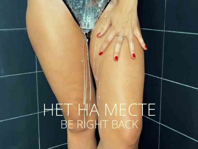 M-A-D-O-N-N-A webcam