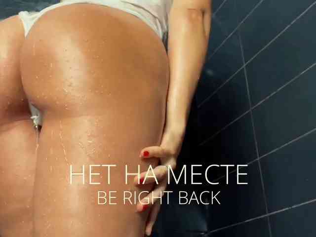 M-A-D-O-N-N-A webcam