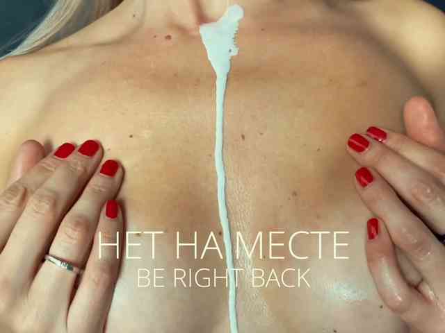 M-A-D-O-N-N-A webcam