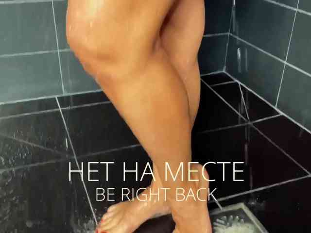 M-A-D-O-N-N-A webcam