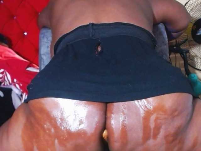 LIAHOTPARADISE webcam bongacams model stream image