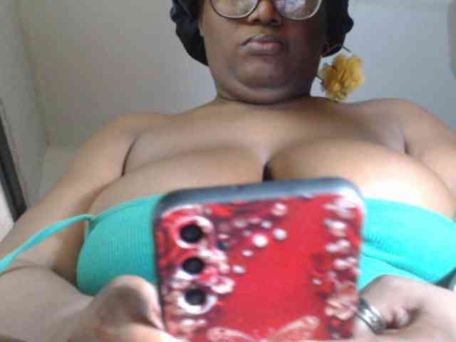 LETSQUIRTWILDLY webcam