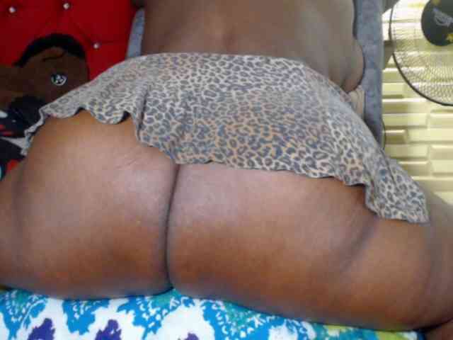 LETSQUIRTWILDLY webcam