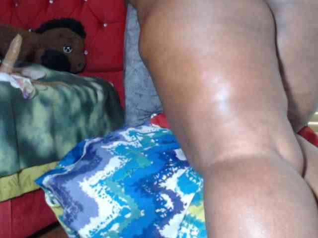 LETSQUIRTWILDLY webcam