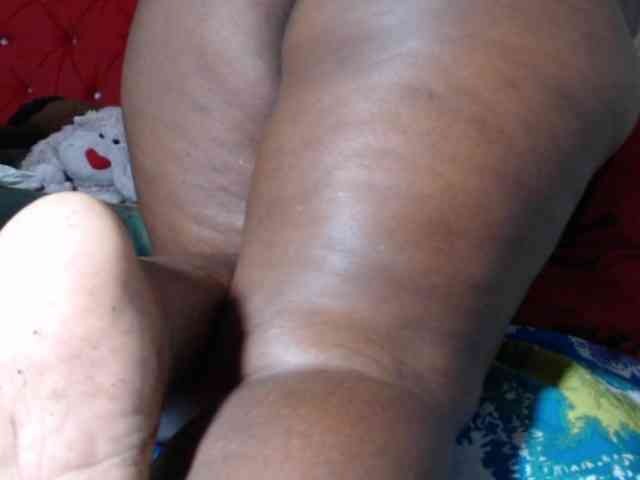 LETSQUIRTWILDLY webcam