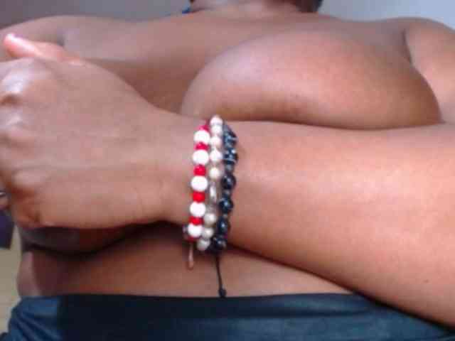 SQUIRTWILDLIT webcam