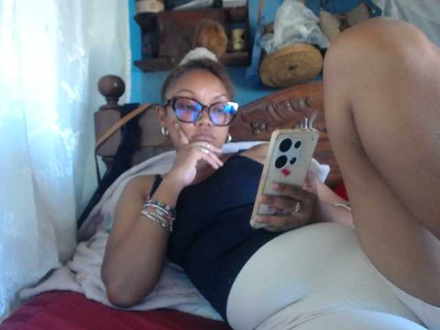 pretty-ass's BongaCams show and profile