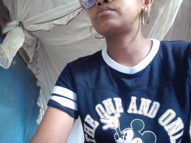 pretty-ass webcam bongacams model stream image