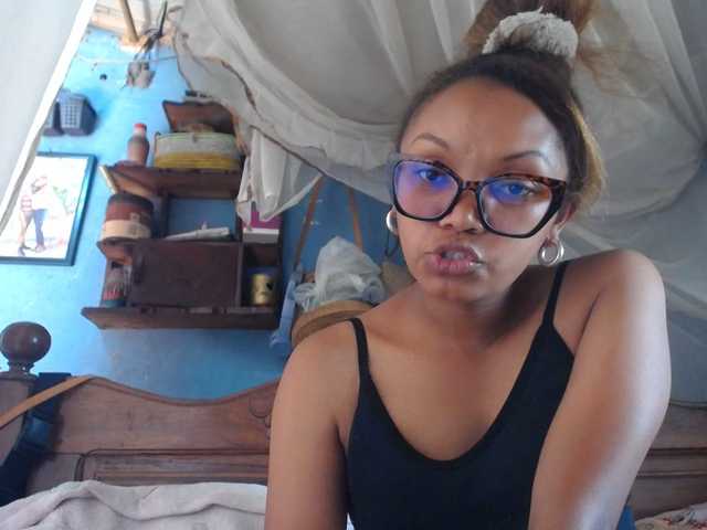 pretty-ass's BongaCams show and profile