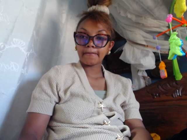 pretty-ass's BongaCams show and profile