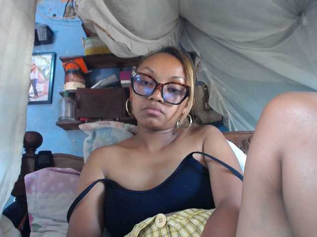 pretty-ass's BongaCams show and profile