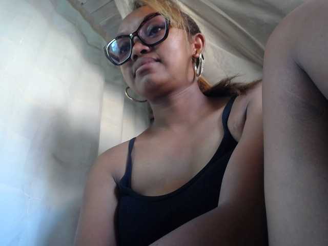 pretty-ass's BongaCams show and profile