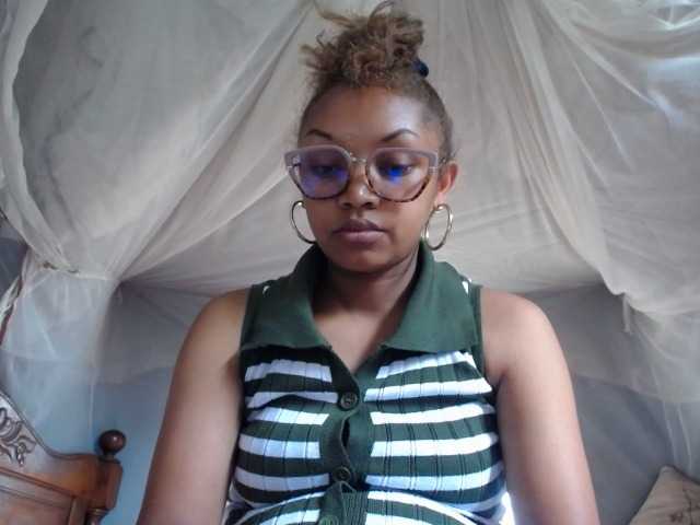 pretty-ass's BongaCams show and profile