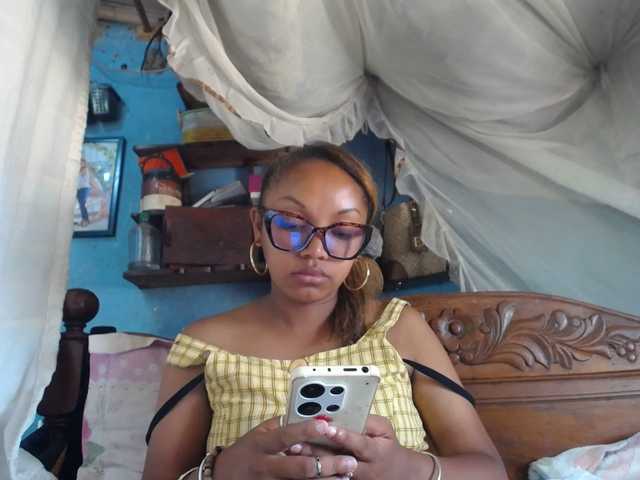 pretty-ass's BongaCams show and profile