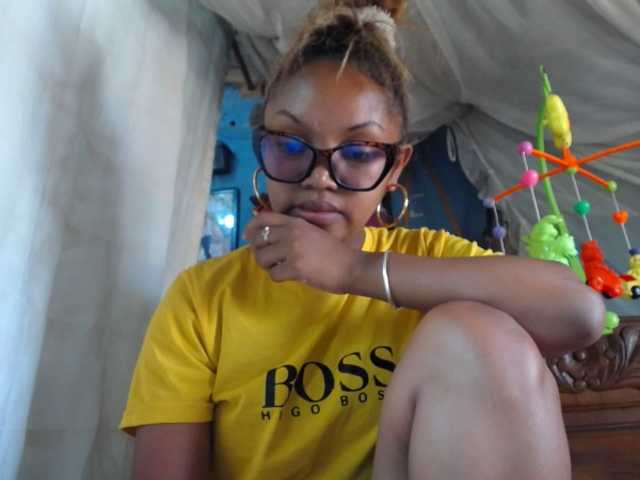 pretty-ass's BongaCams show and profile