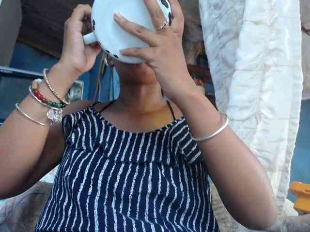 pretty-ass Live Webcam on {site_name}