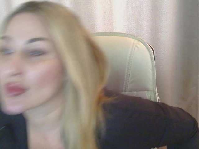 TANMZYA's BongaCams show and profile