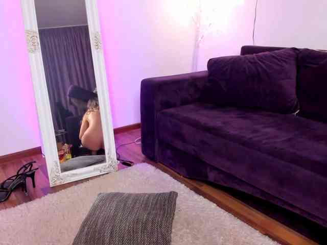 MirabelleMira webcam