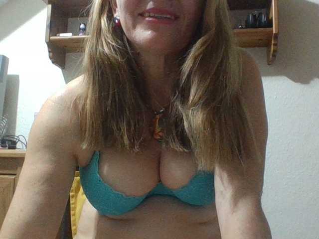 JuanitaWouti's BongaCams show and profile
