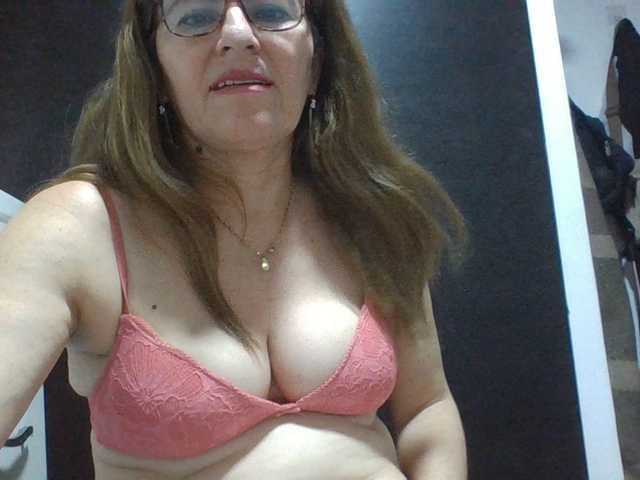 JuanitaWouti's BongaCams show and profile