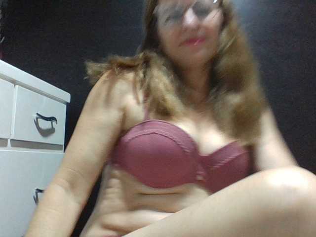 JuanitaWouti's BongaCams show and profile