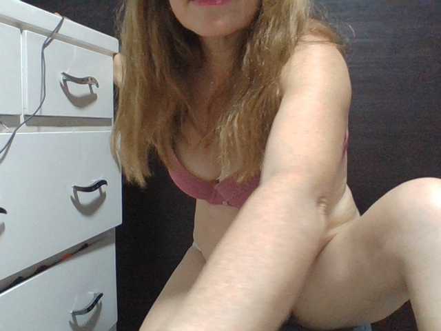 JuanitaWouti's BongaCams show and profile