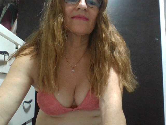 JuanitaWouti's BongaCams show and profile