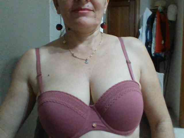 JuanitaWouti webcam