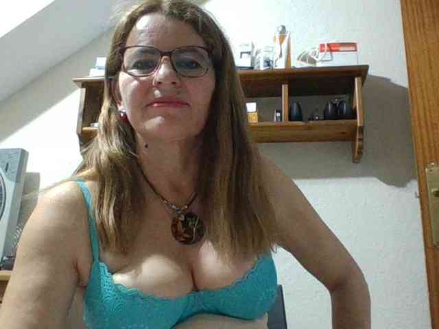 JuanitaWouti webcam