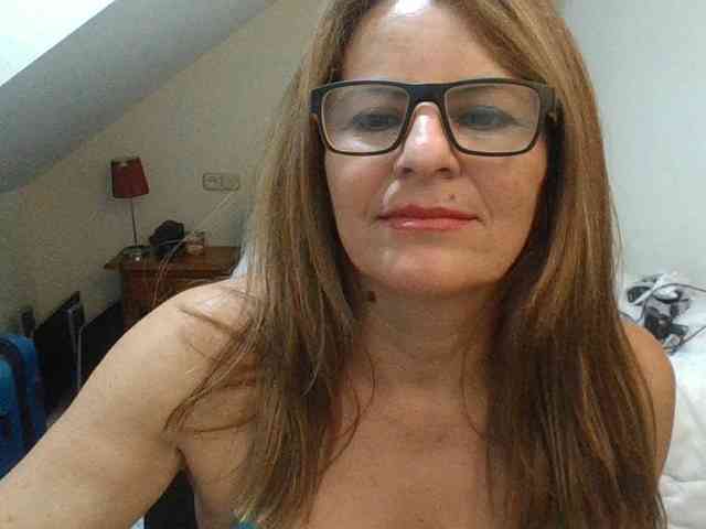 JuanitaWouti webcam