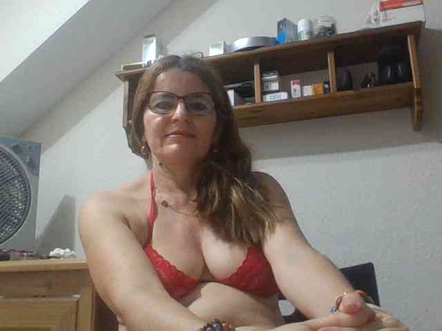 JuanitaWouti webcam