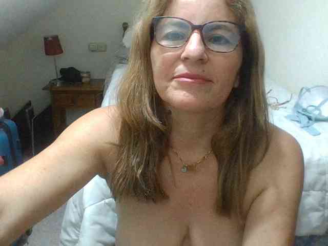 JuanitaWouti webcam