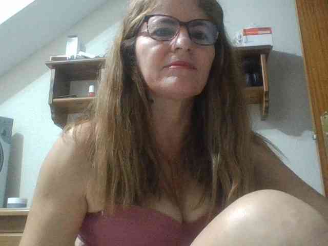 JuanitaWouti webcam