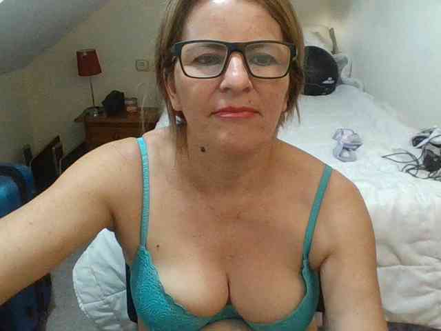 JuanitaWouti webcam
