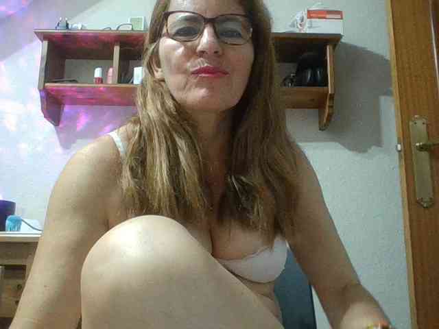 JuanitaWouti webcam