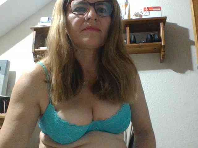 JuanitaWouti webcam