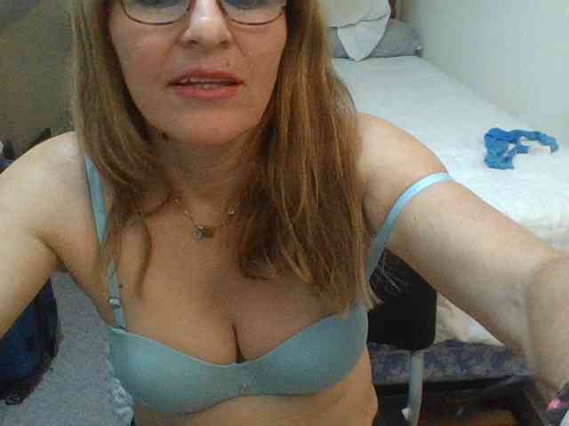 JuanitaWouti webcam