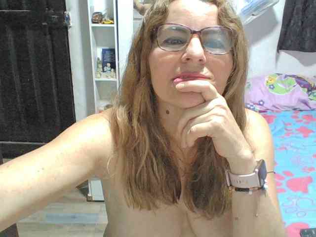 JuanitaWouti webcam
