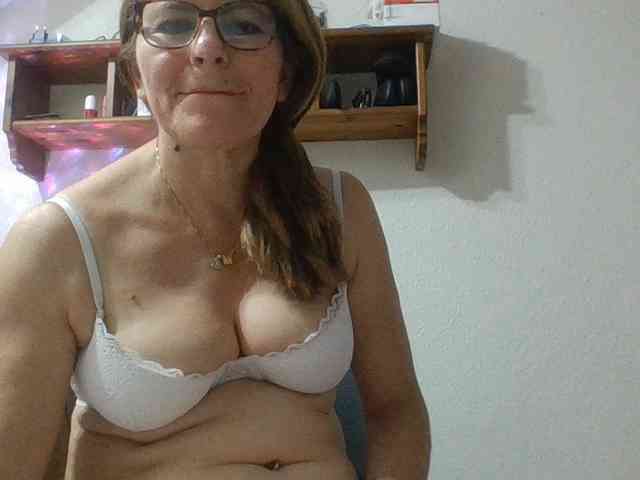 JuanitaWouti webcam
