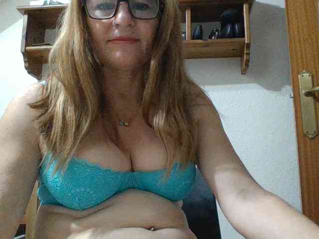 JuanitaWouti webcam