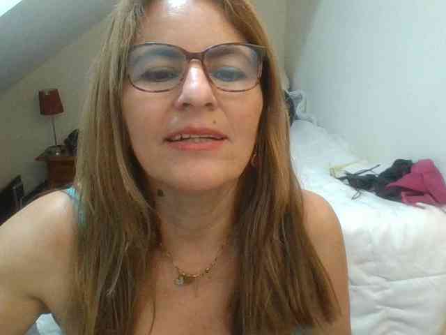 JuanitaWouti webcam