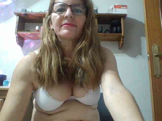 JuanitaWouti webcam