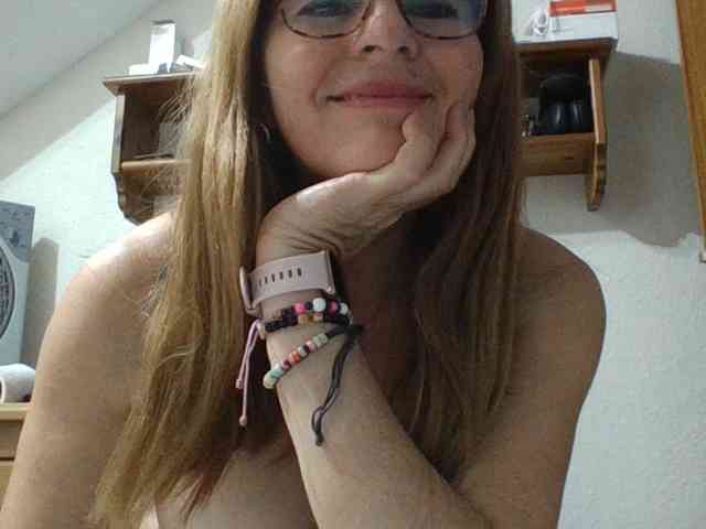 JuanitaWouti webcam