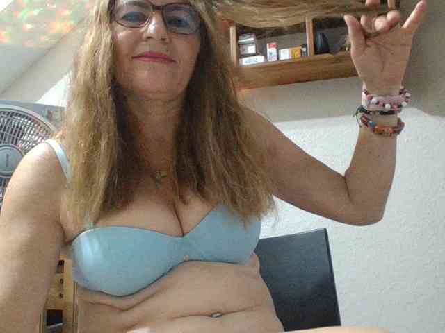 JuanitaWouti Live Webcam on BongaCams