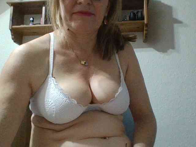JuanitaWouti webcam