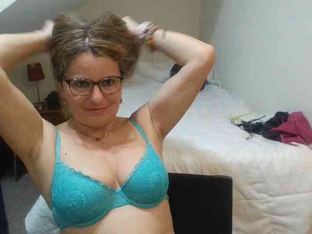 JuanitaWouti webcam