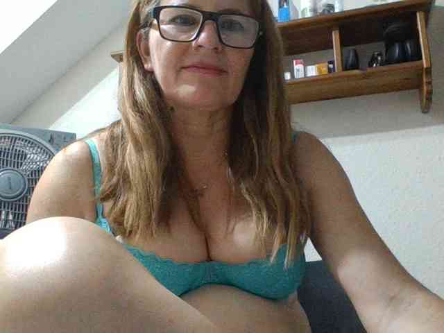 JuanitaWouti webcam